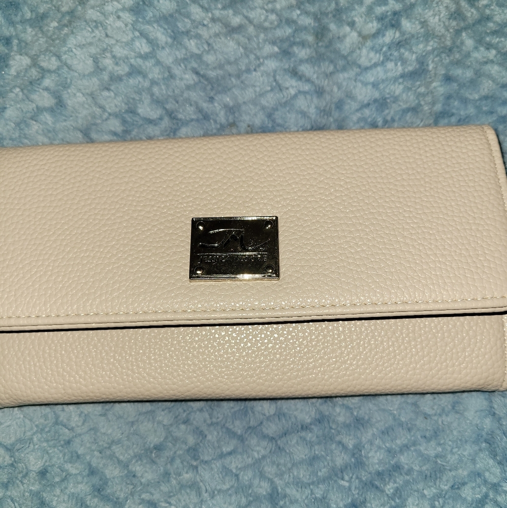 Jessica Moore Gray Pebbles Faux Leather Wallet